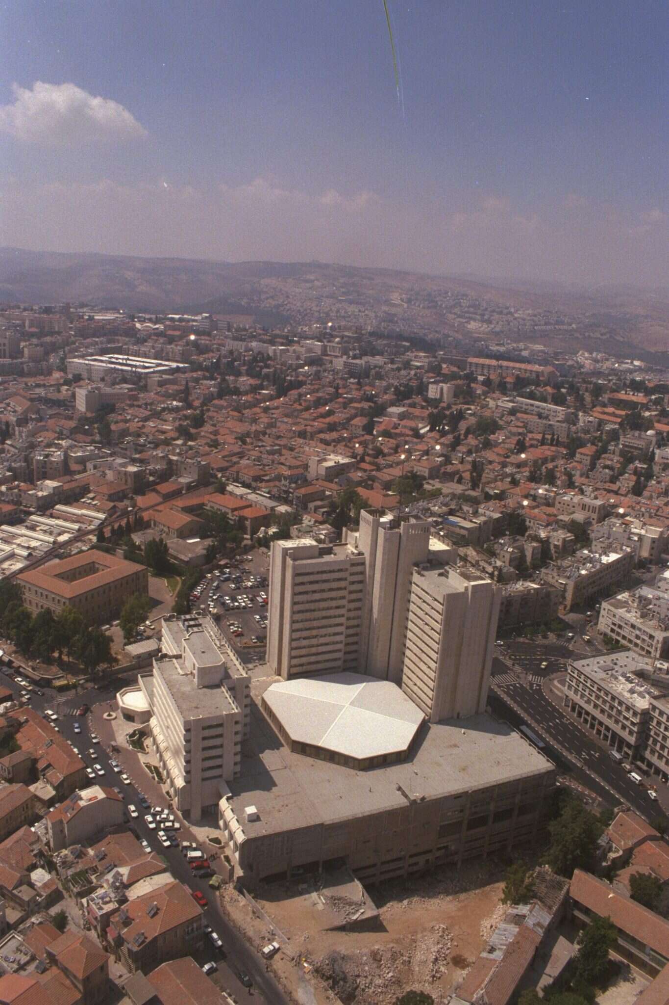 בניין כלל בעבר. | צביקה הישראלי, לע''מ