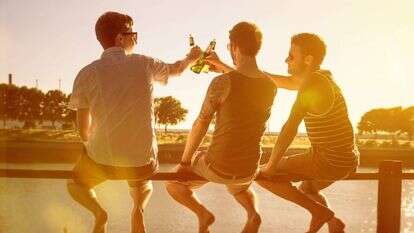 חברים | שאטרסטוק