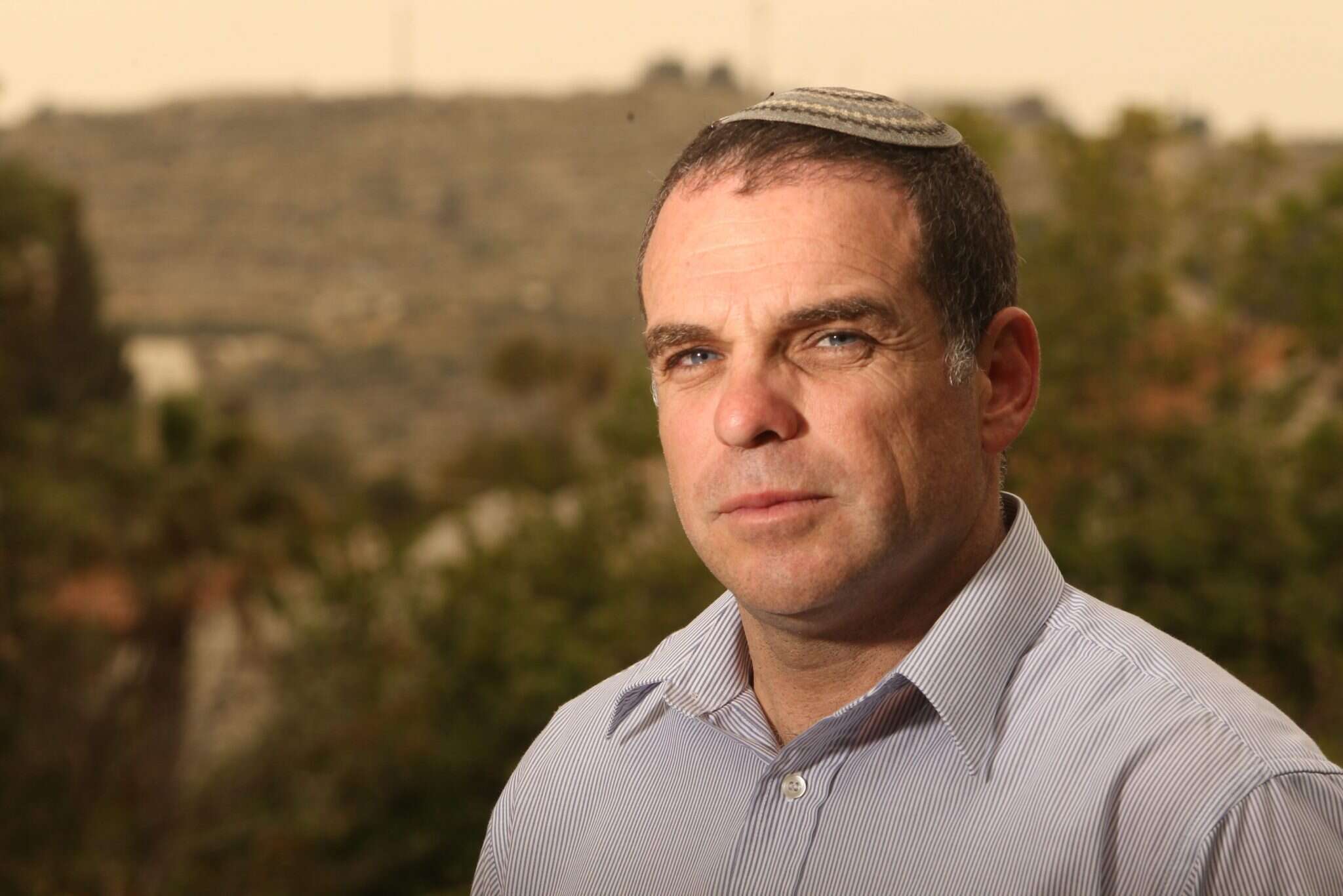 עודד רביבי. | מרים צחי