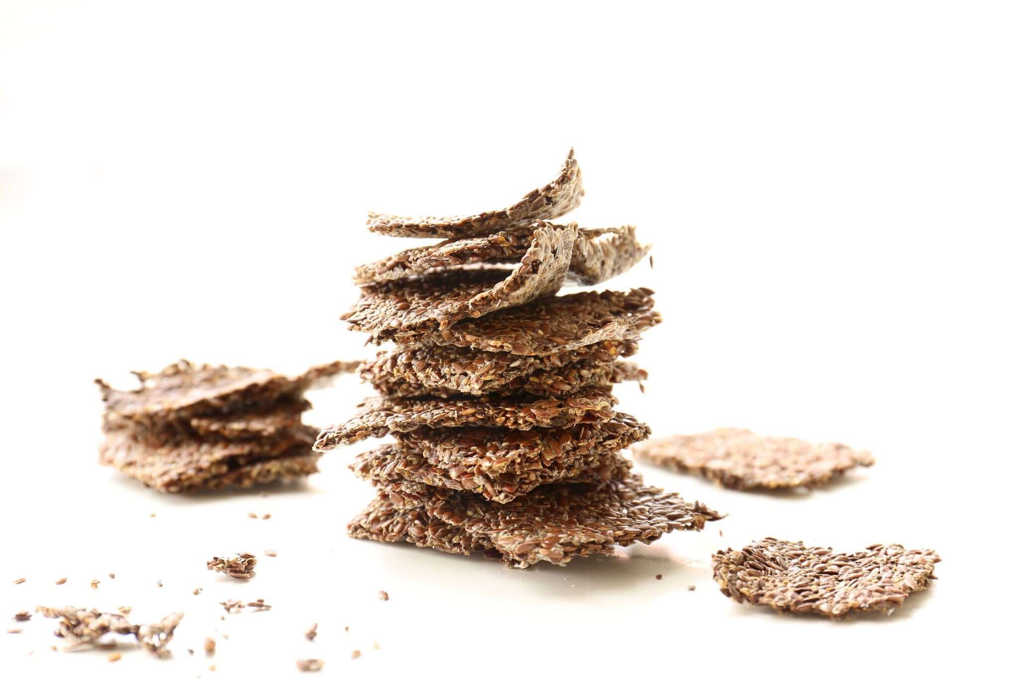 קרקרים מזרעי פשתן וצ'יה. | אפרת ליכטנשטט קרקרים מזרעי פשתן וצ'יה. | אפרת ליכטנשטט