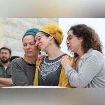 מרים, אלמנתו של איתמר בן גל ז''ל, בהלוויה. | הלל מאיר, TPS מרים, אלמנתו של איתמר בן גל ז''ל, בהלוויה. | הלל מאיר, TPS