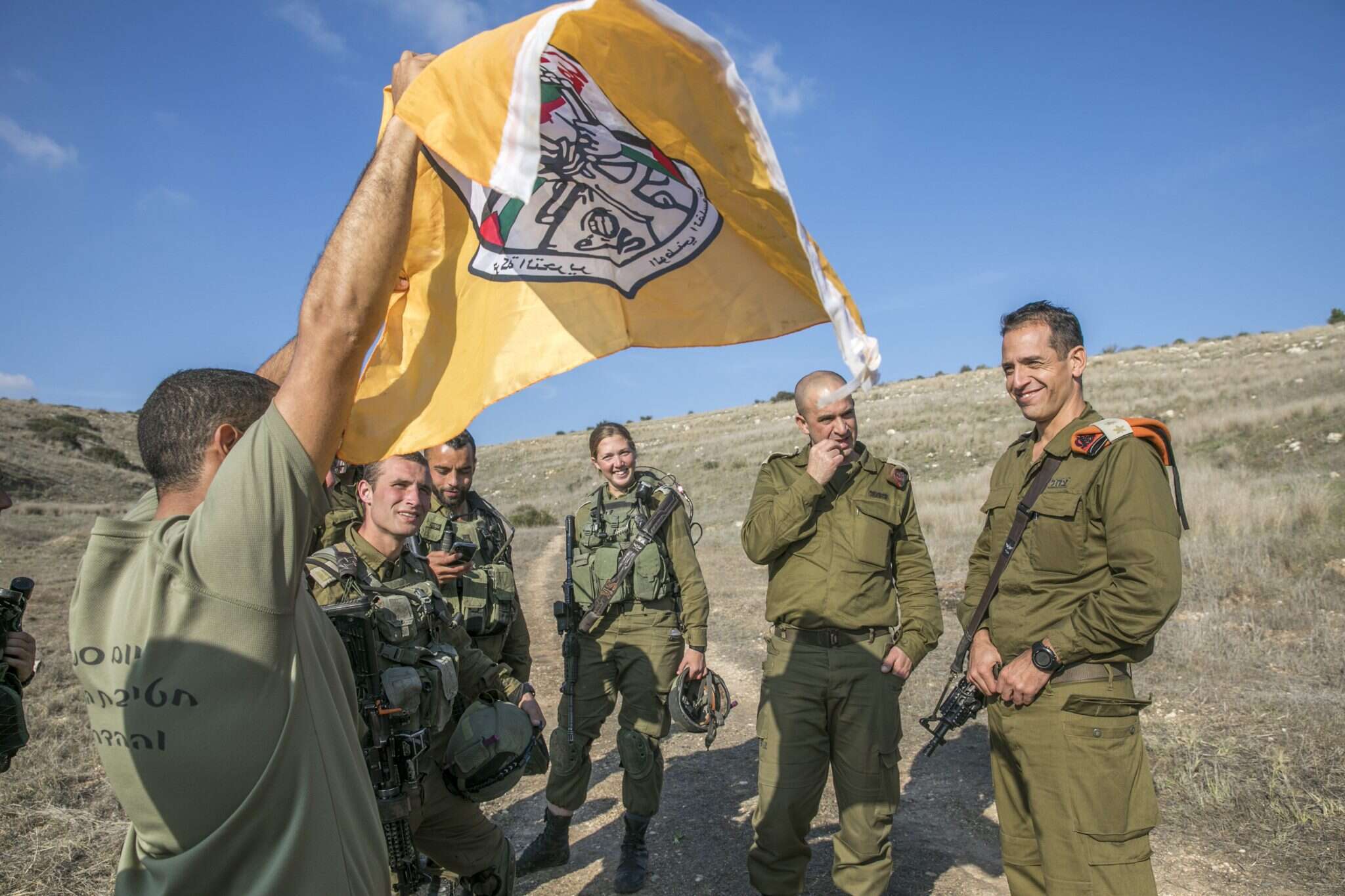 סא"ל בן יאיר וסא"ל קוהלי עם חיילי פיקוד העורף באימון בבא"פ לכיש. | יוסי אלוני