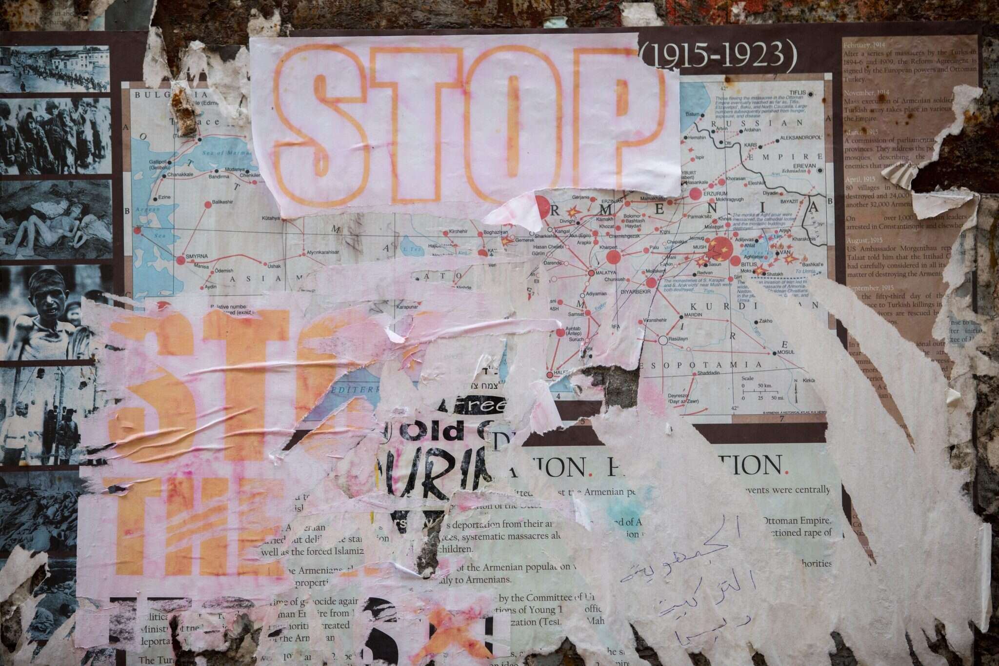 מפה קרועה ברובע הארמני. התיירים הטורקים נגד ההיסטוריה הארמנית. | יונתן זינדל, פלאש90