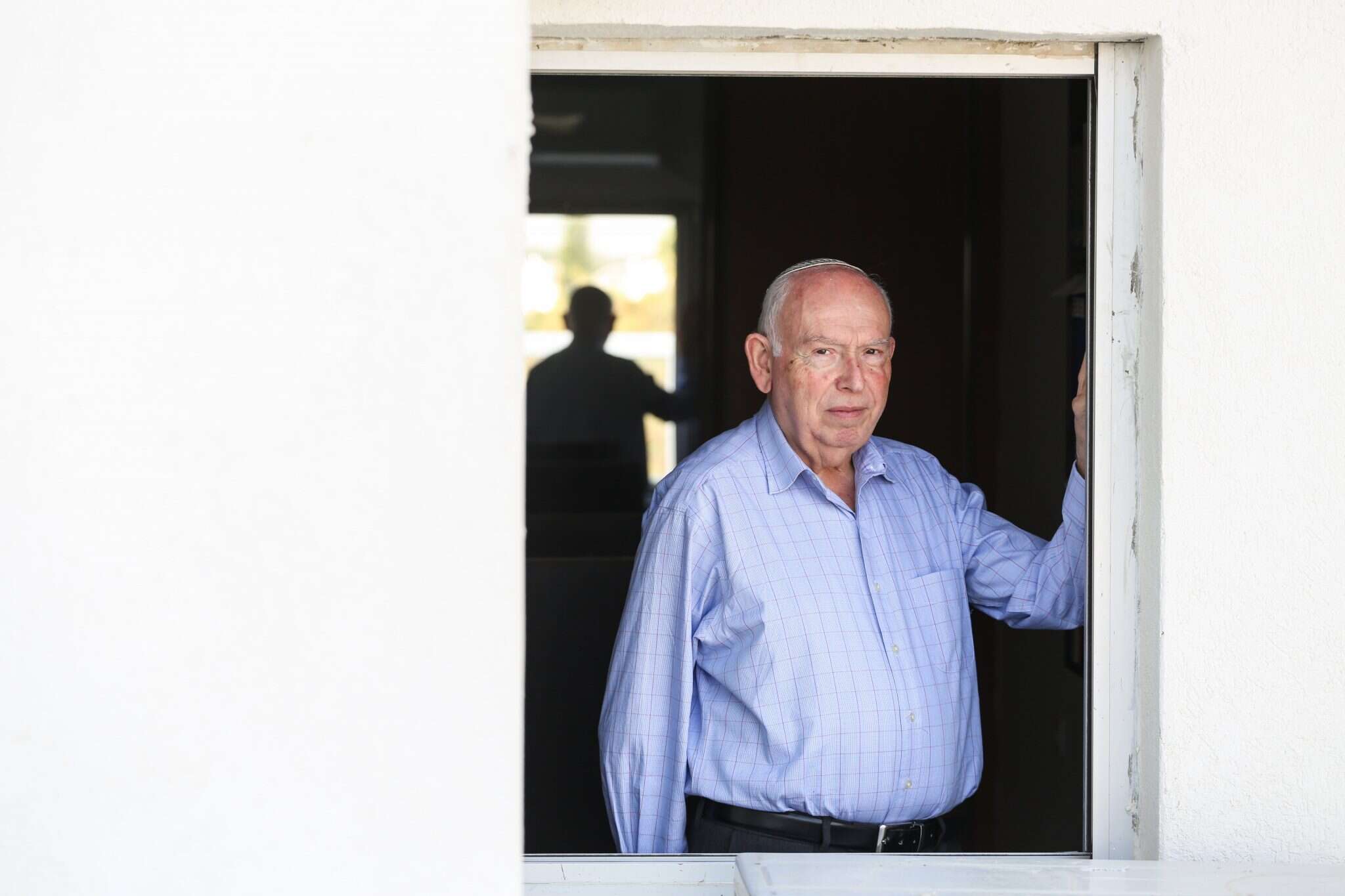 יצחק נתן. | אבישג שאר ישוב