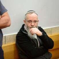 עזרא שינברג בבית המשפט. | גיל אליהו, ג'יני