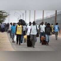 מסתננים במתקן חולות. | AFP