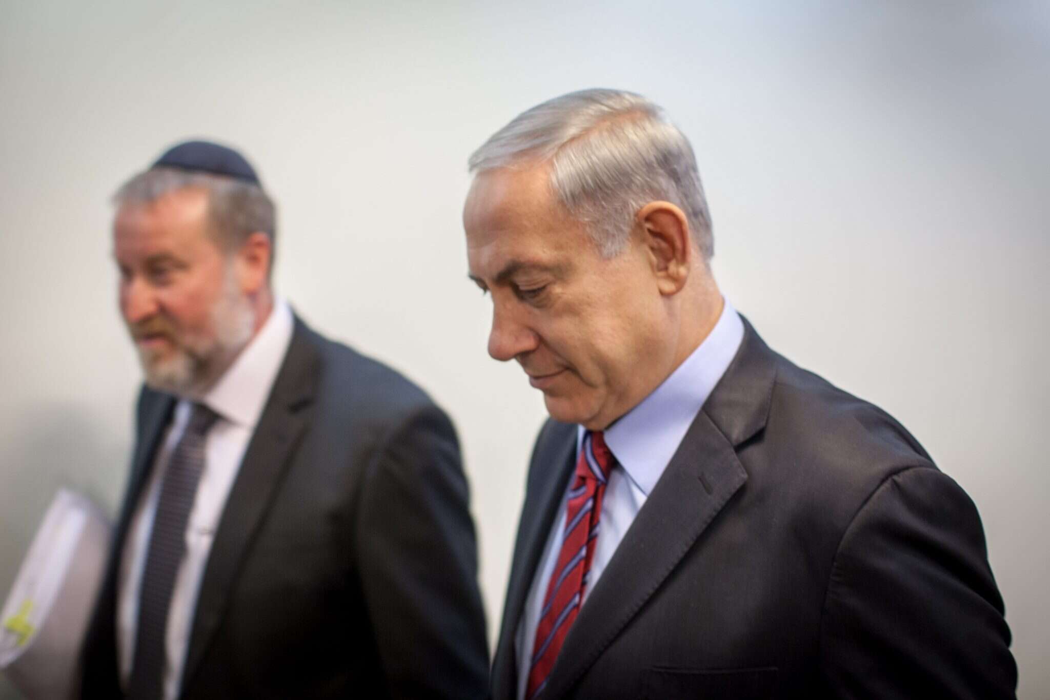 ראש הממשלה לשעבר בנימין נתניהו והיועמ''ש אביחי מנדלבליט. | אמיל סלמן
