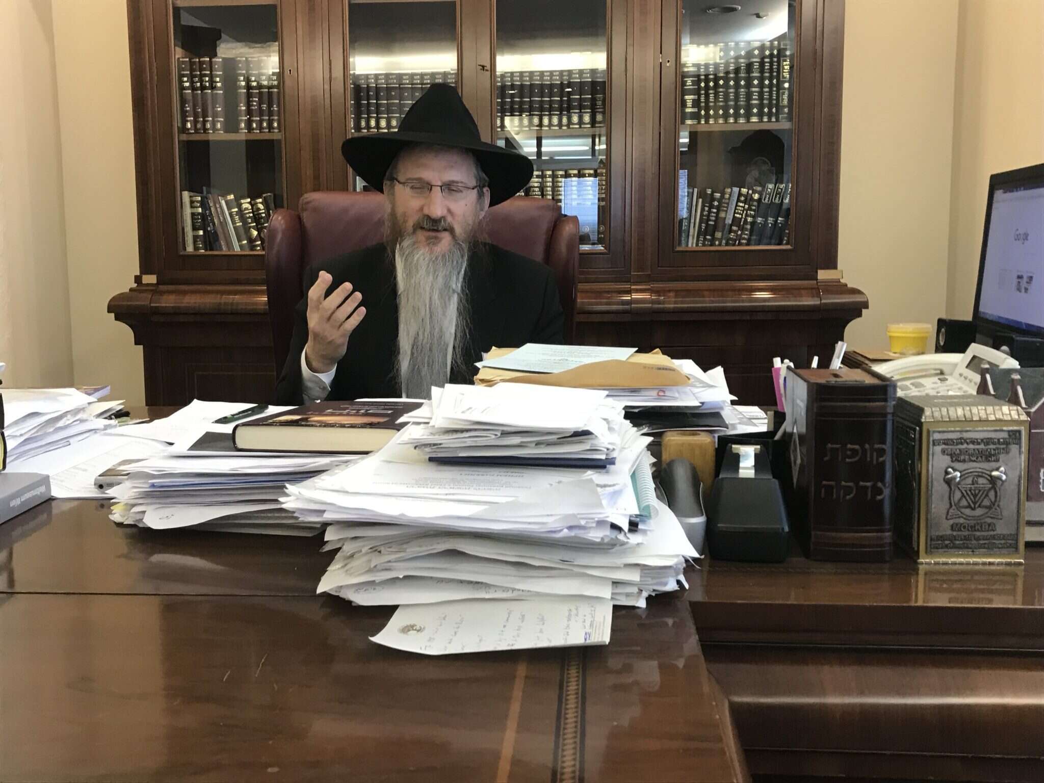 הרב ברל לזר. | אריאל שנבל הרב ברל לזר. | אריאל שנבל