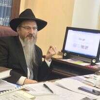 הרב ברל לזר. | אריאל שנבל