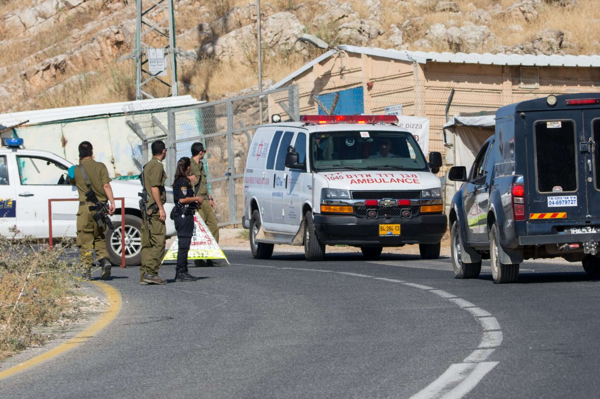 אמבולנס מד"א. | אייל מרגולין ג'יני