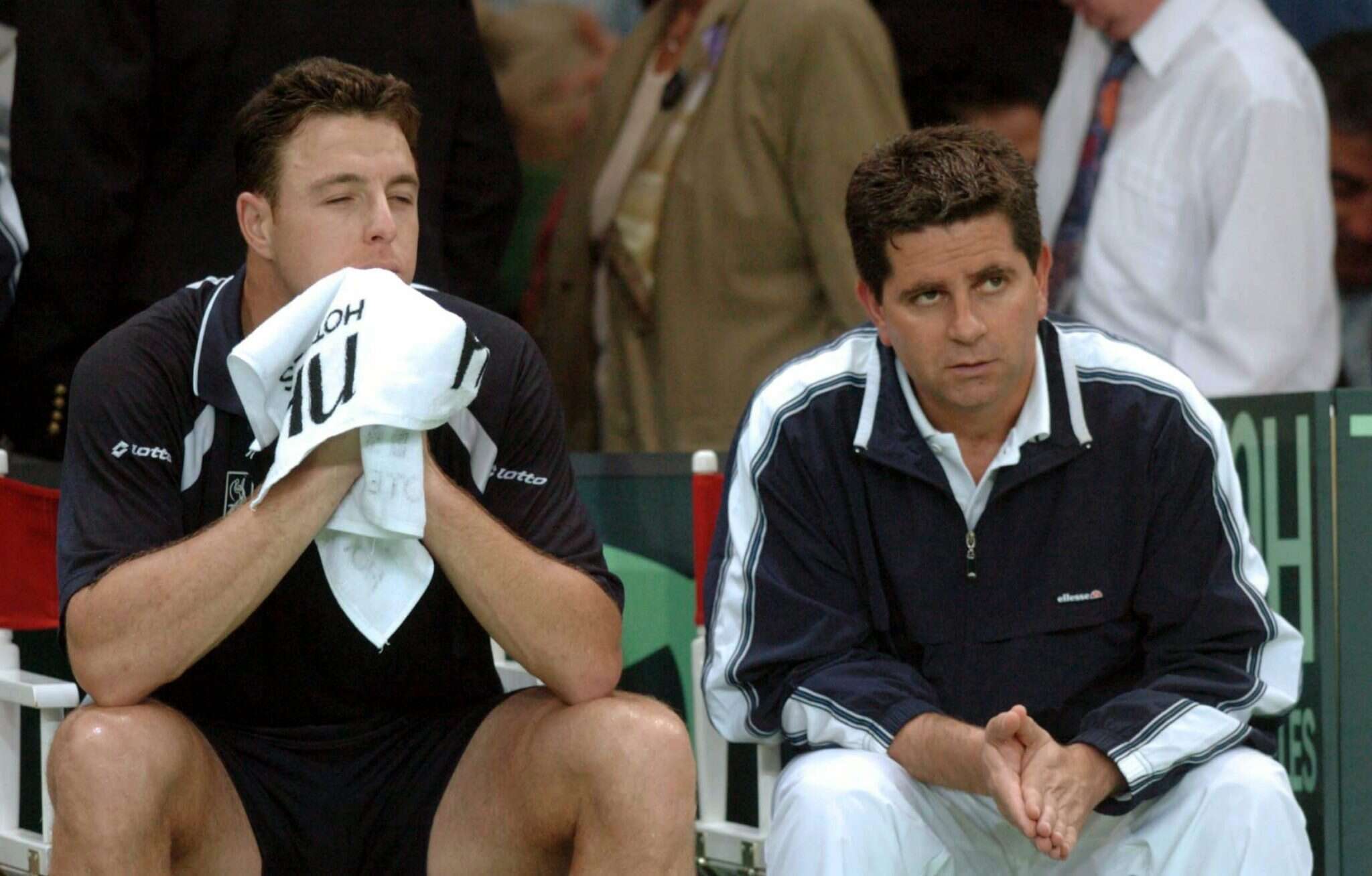 עמוס מנסדורף. | EPA