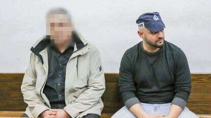 אחד העצורים בתיק 4000 בבית המשפט. | יהושע יוסף