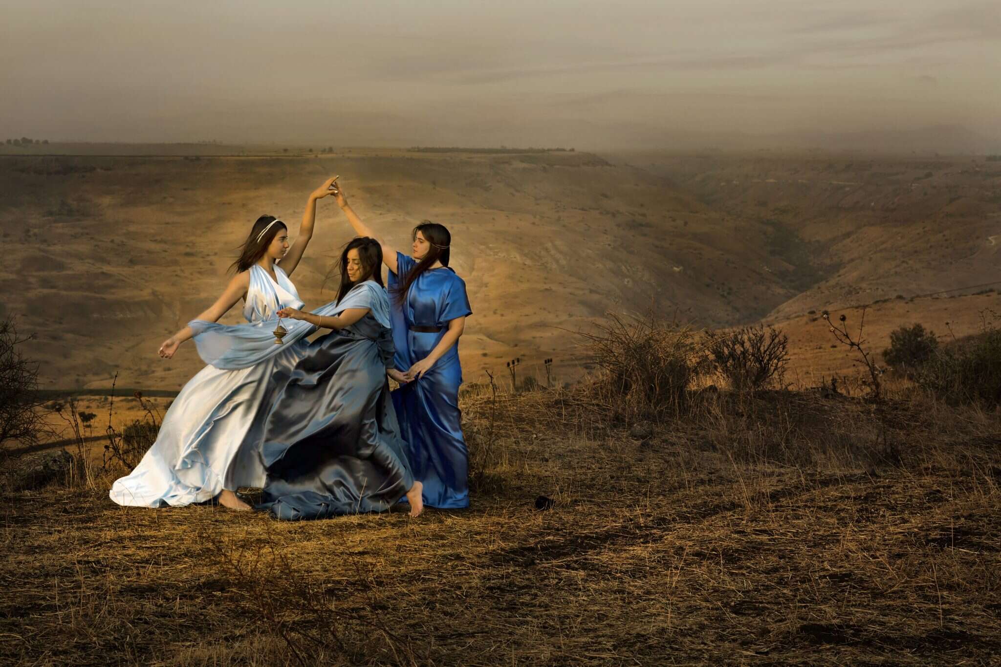 בנות איוב. | דקלה לאור