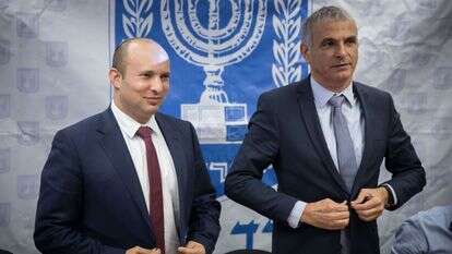 השרים משה כחלון ונפתלי בנט. | הדס פרוש, פלאש90