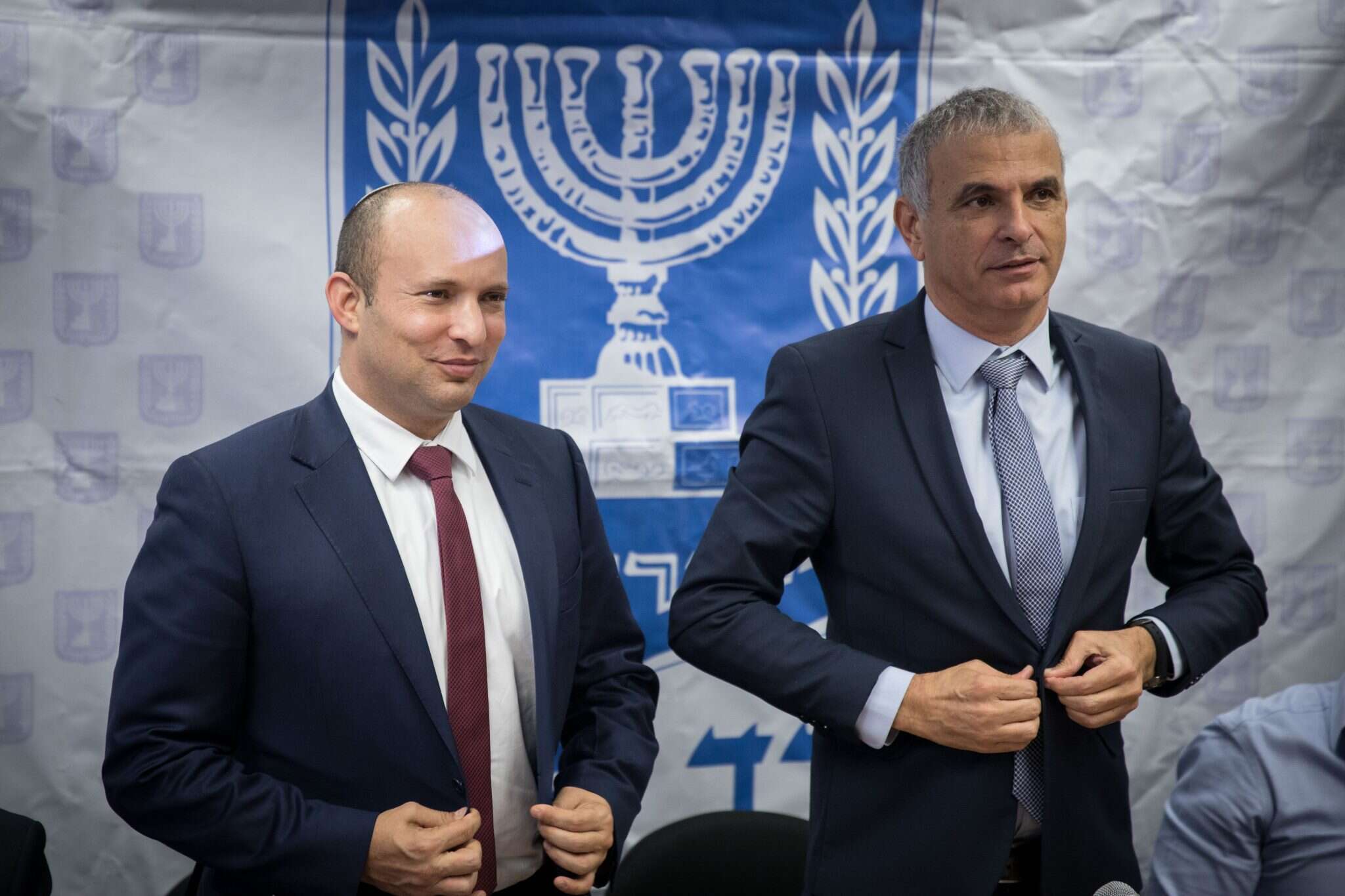 השרים משה כחלון ונפתלי בנט. | הדס פרוש, פלאש90