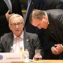 ראש ממשלת שוודיה סטפן לוון ונשיא הנציבות האירופית ז'אן-קלוד יונקר. | AFP