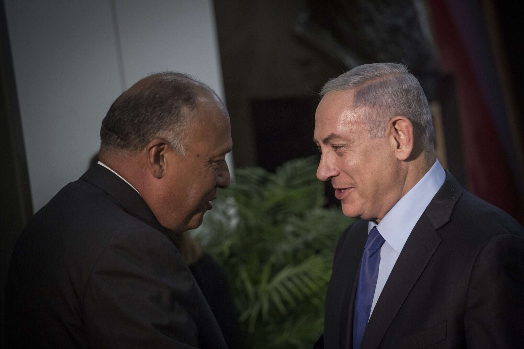 ראש הממשלה בנימין נתניהו ושר החוץ המצרי סאמח שוקרי. | הדס פרוש, פלאש90