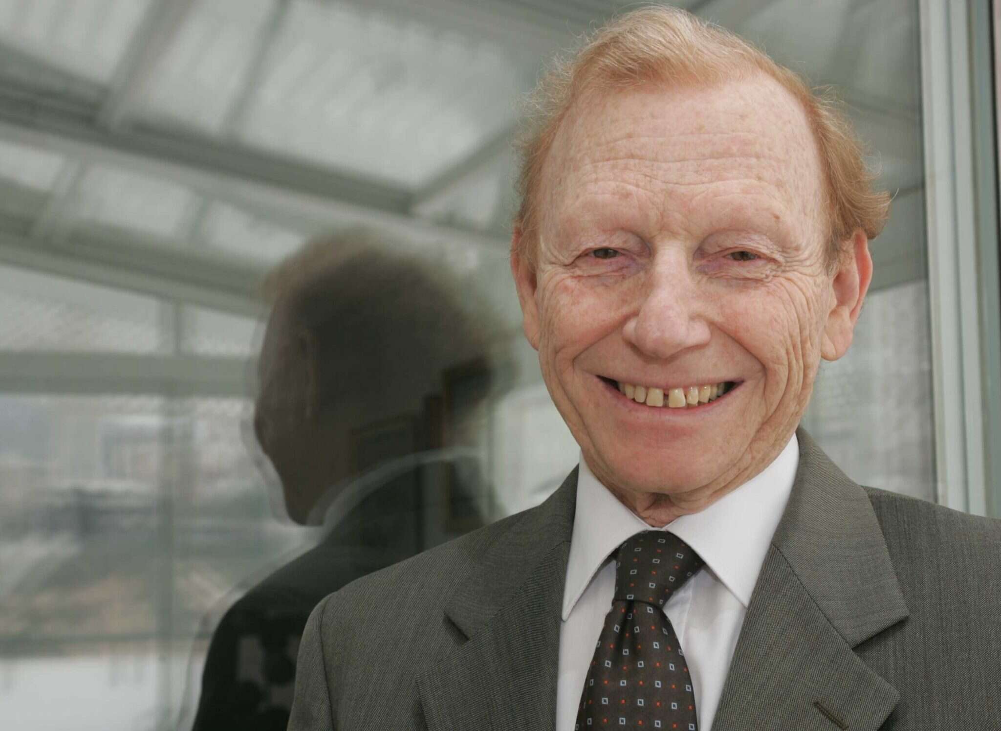 צבי מזאל. | מרים צחי