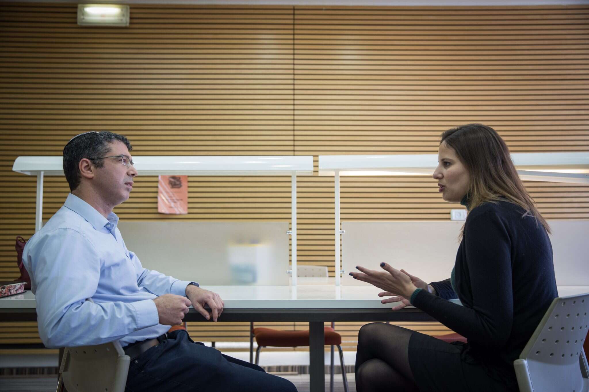 הרב חיים נבון ורחלי מלק-בודה. | הדס פרוש/פלאש 90