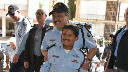 מפכ"ל המשטרה בעדלאידע בחולון. | דוברות המשטרה