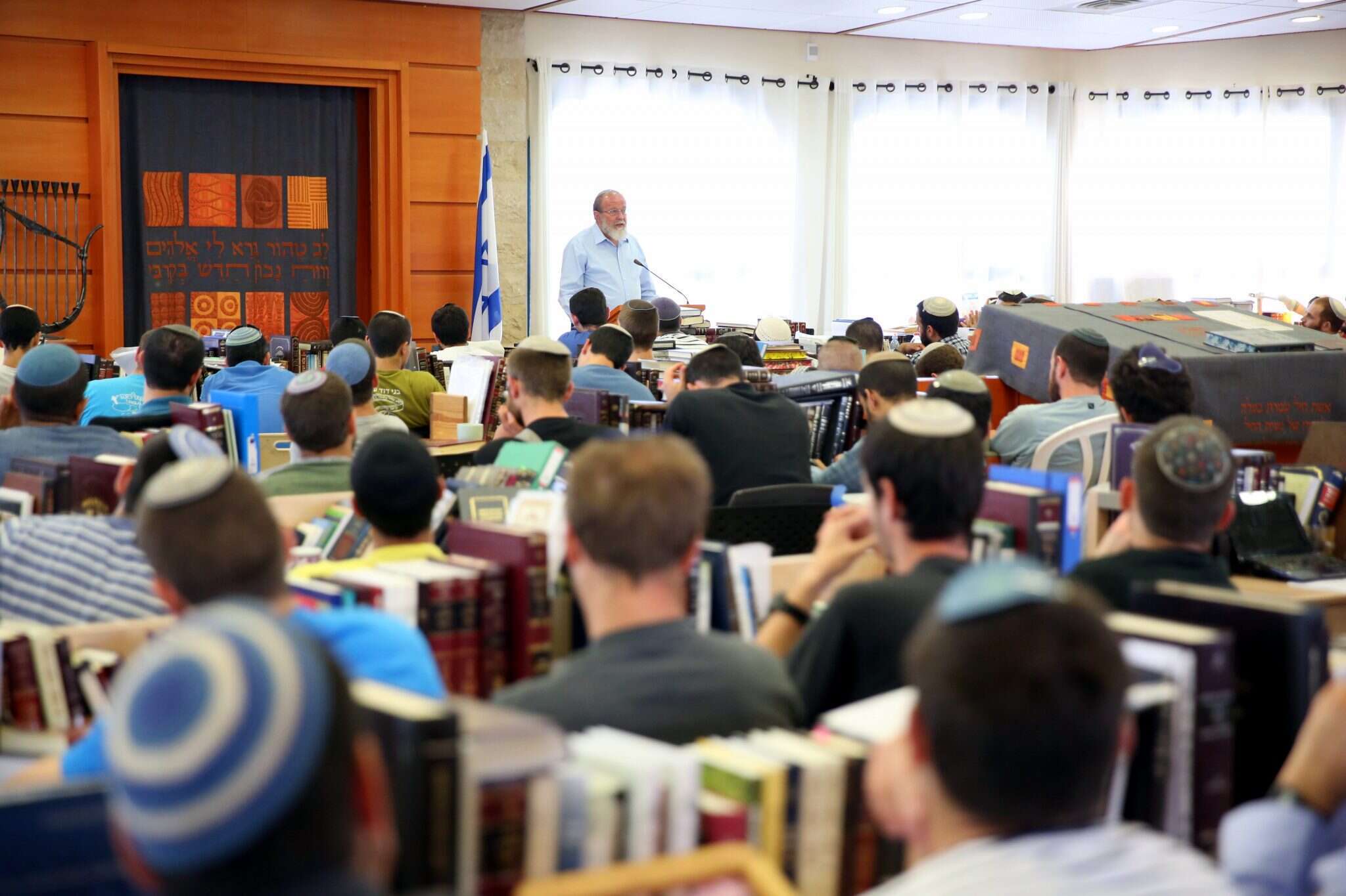 הרב אלי סדן במכינה בעלי. | חן גלילי הרב אלי סדן במכינה בעלי. | חן גלילי