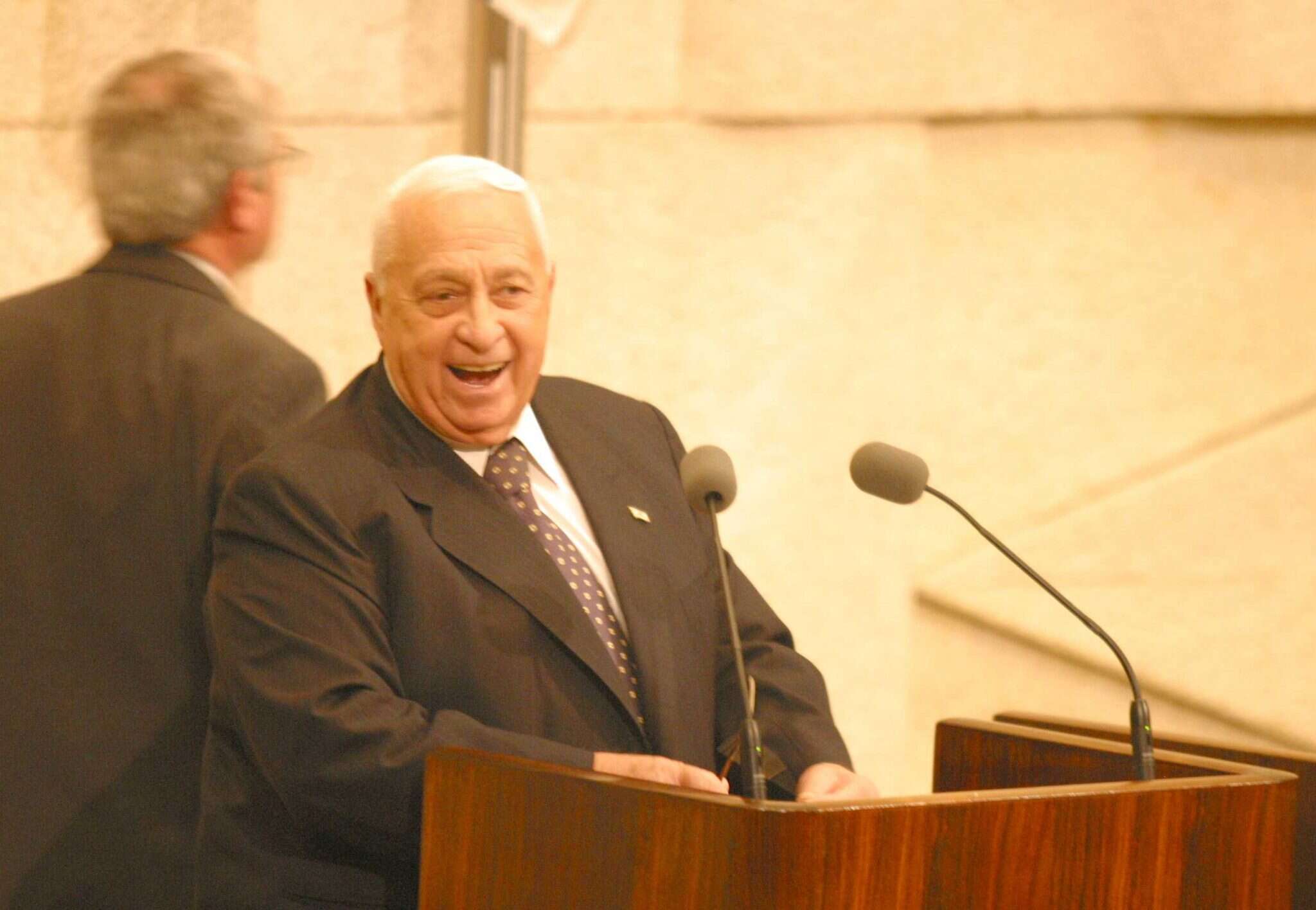 אריאל שרון. | מרים צחי