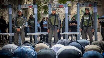 מגנומטרים בכניסה להר הבית. | יונתן זינדל, פלאש 90