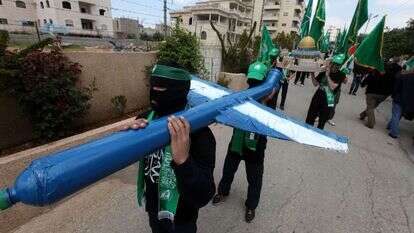 מצעד באוניברסיטה האיסלאמית בעזה. | EPA מצעד באוניברסיטה האיסלאמית בעזה. | EPA