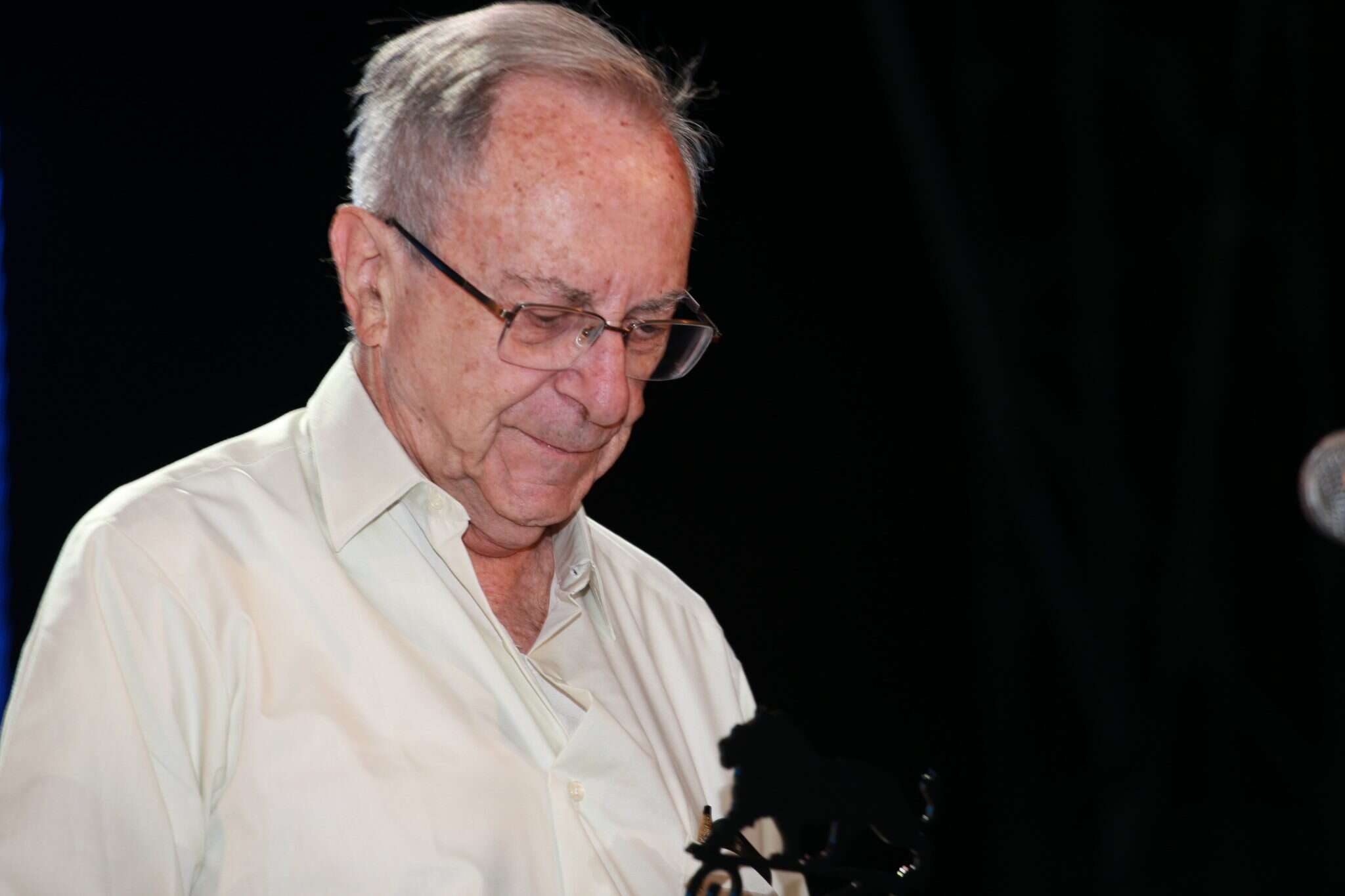 משה ארנס. | מרים צחי