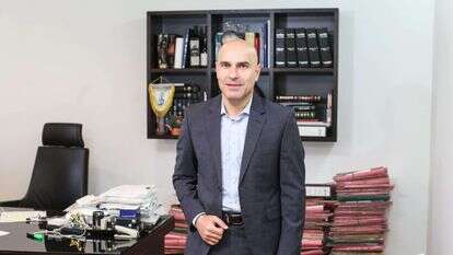 עורך הדין אפי נווה. | אבישג שאר ישוב