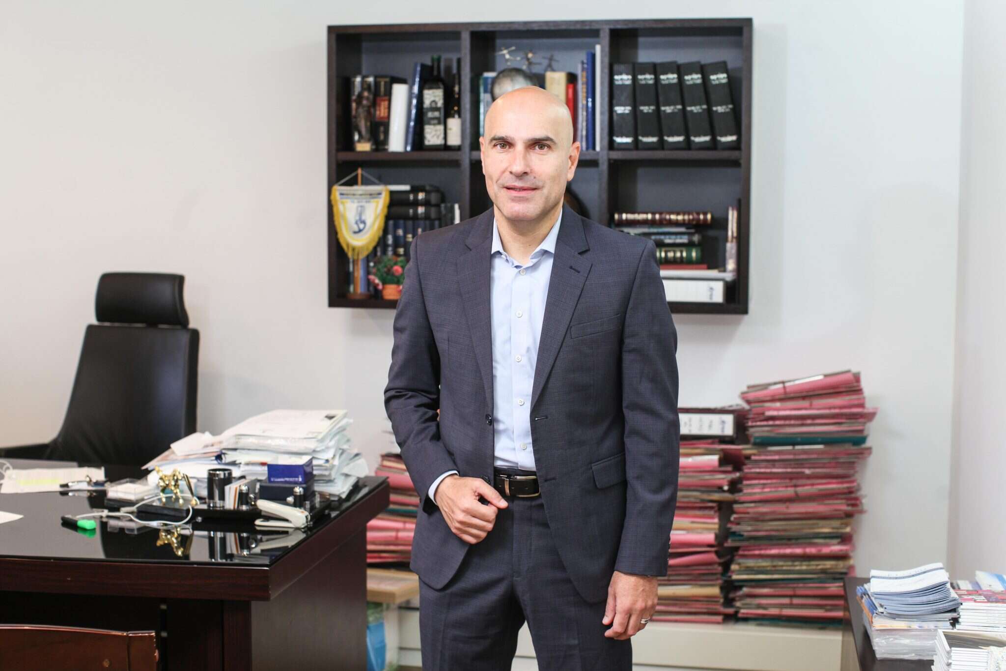 עורך הדין אפי נווה. | אבישג שאר ישוב