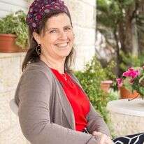 חני כהן זדה. | עטרת גרסטל חני כהן זדה. | עטרת גרסטל