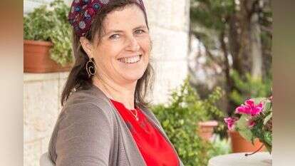 חני כהן זדה. | עטרת גרסטל חני כהן זדה. | עטרת גרסטל