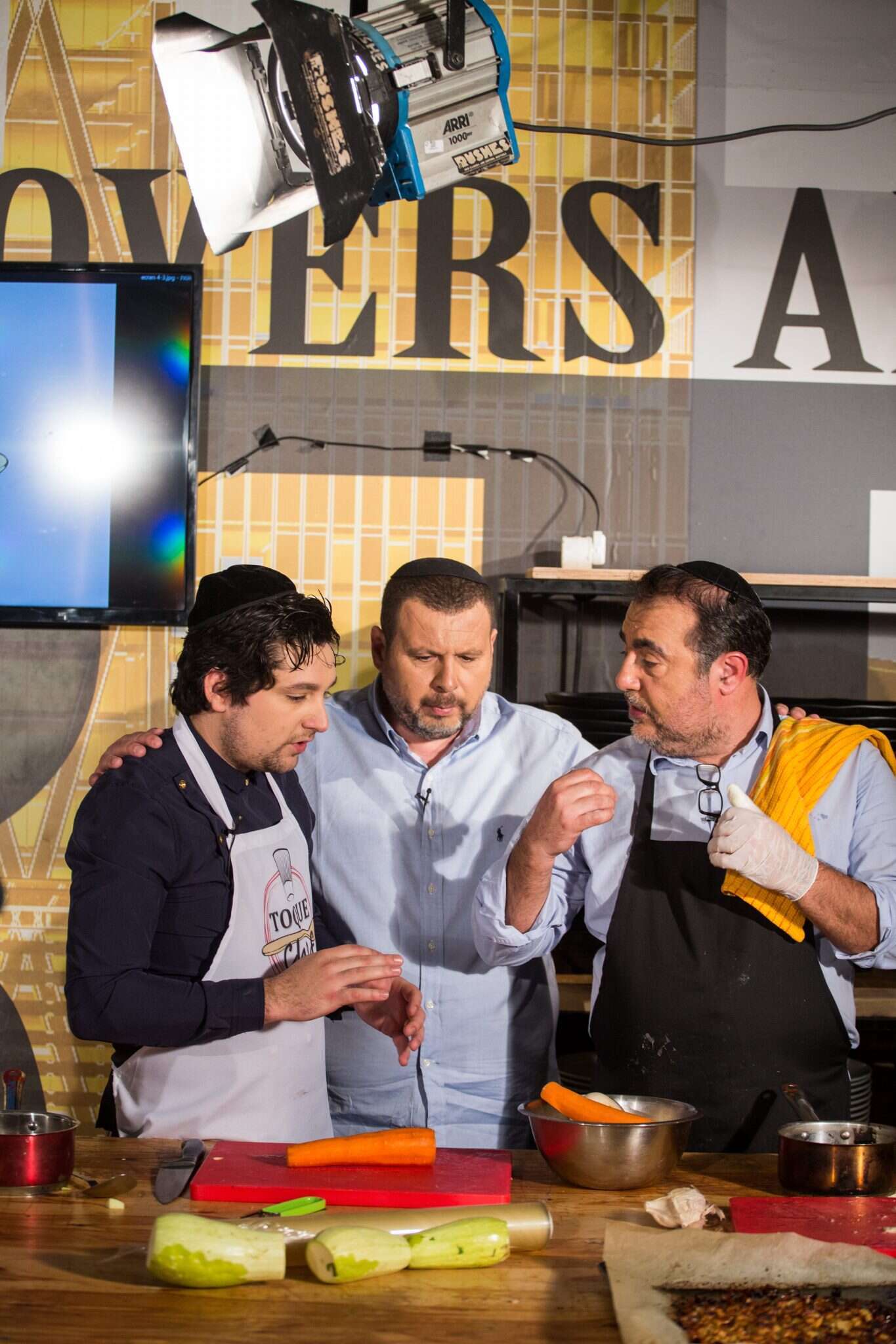 מנחה התוכנית פבריס מאמו (במרכז). | אבישג שאר-ישוב