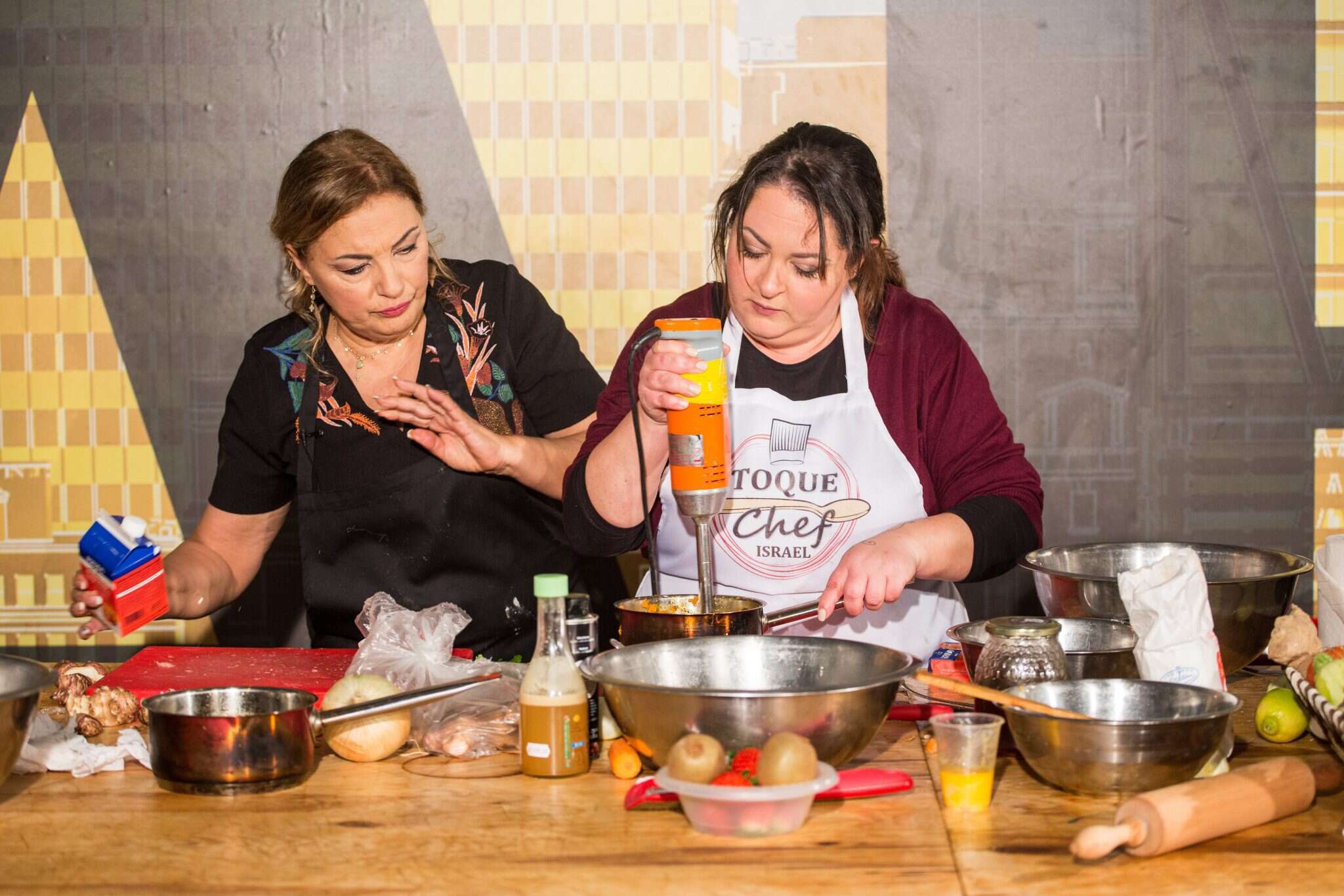 המתמודדות דוריס איזנקוט וג'ואל בן–שושן. | אבישג שאר-ישוב