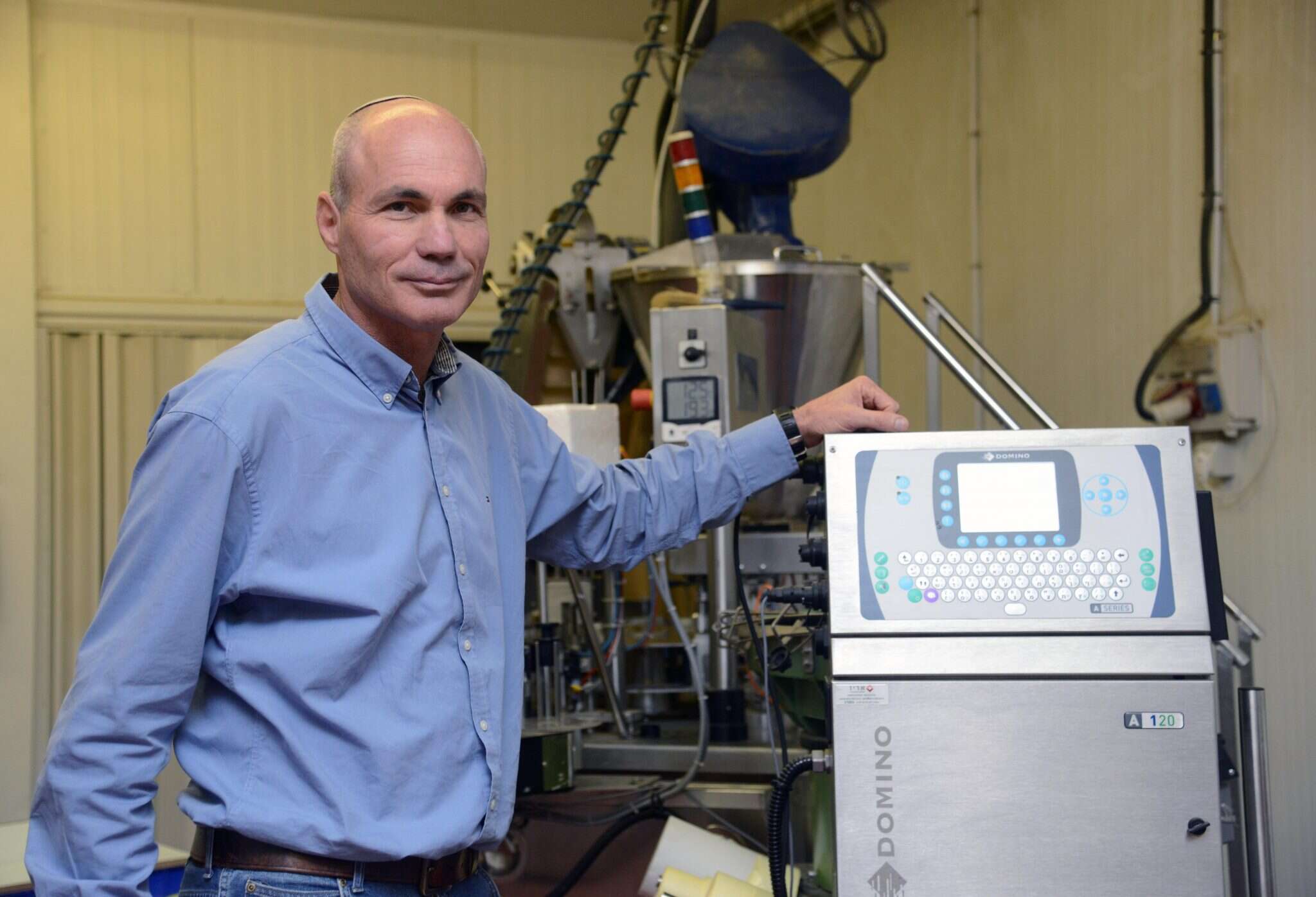 אלי שריר. | גיל אליהו, ג'יני אלי שריר. | גיל אליהו, ג'יני