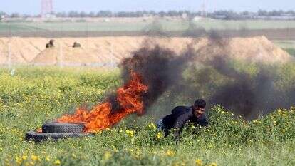 הפגנות בגבול הרצועה. מטענים בחסות המחאה. | AFP