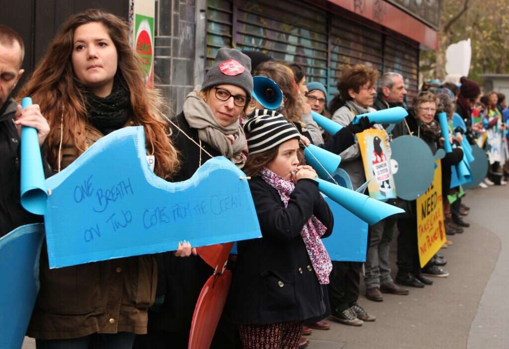 הפגנה המוחה נגד התחממות גלובאלית בצרפת. | גטי אימג'ס הפגנה המוחה נגד התחממות גלובאלית בצרפת. | גטי אימג'ס