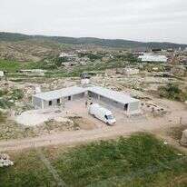 בית ספר לא חוקי שהוקם במימון אירופי. | דוברות הר חברון בית ספר לא חוקי שהוקם במימון אירופי. | דוברות הר חברון