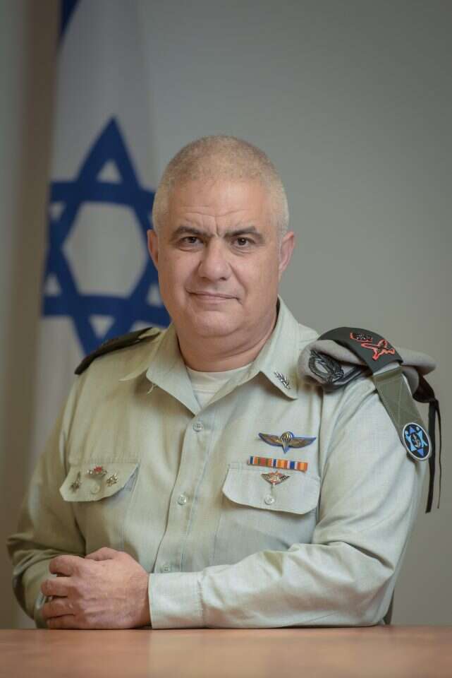 ראש אכ"א אלוף מוטי אלמוז. | דו"צ