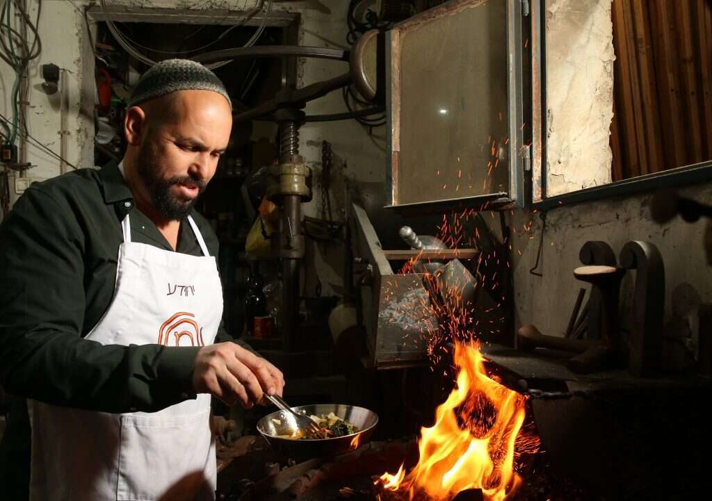 יהוידע נזרי. | מרים צחי