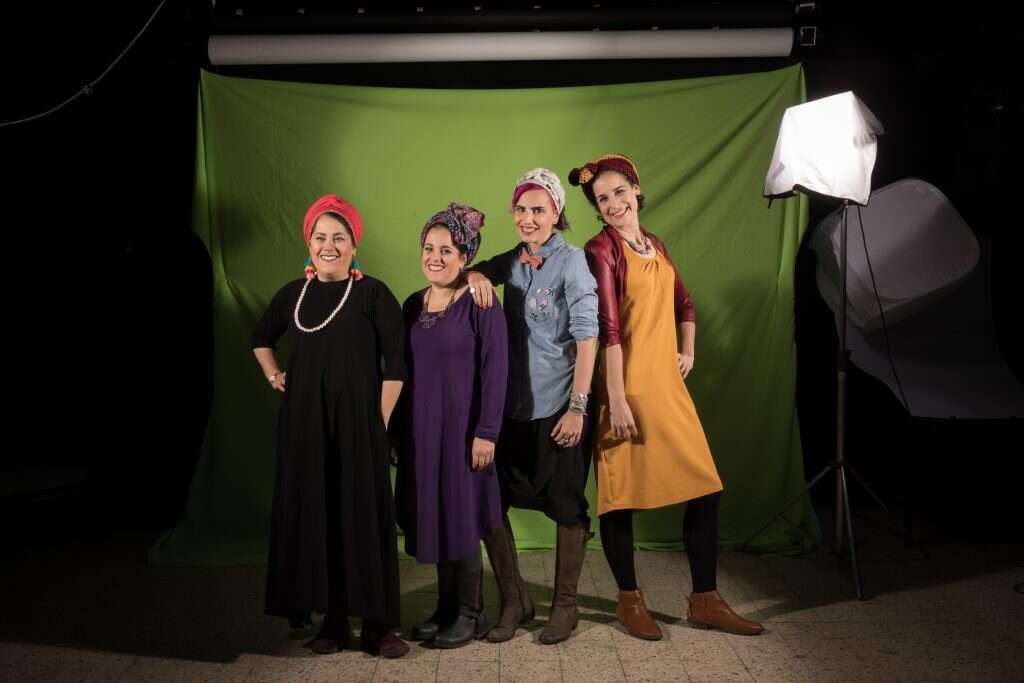 חברות הפרויקט 'אל תקרא לי מתנחלת'. שירה אליצור שנייה מימין. | הדס פרוש, פלאש90