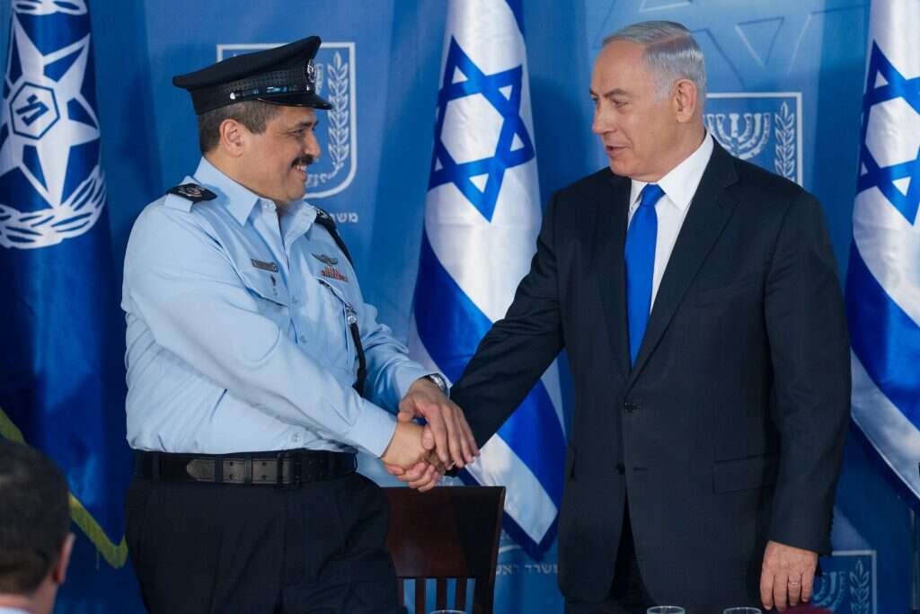 נתניהו ואלשיך בטקס מינוי המפכ"ל. | מרים אלסטר, פלאש 90