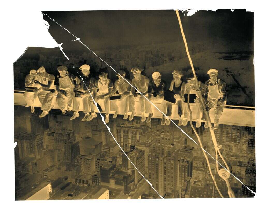 תשליל הזכוכית (כאן בעיבוד משוחזר) נשבר לחמישה חלקים. | גטי אימג'ס. עיבוד: רינה נקונצ'ני