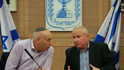 חברי הכנסת אבי דיכטר ומוטי יוגב בוועדת החוץ והביטחון. | מרים צחי