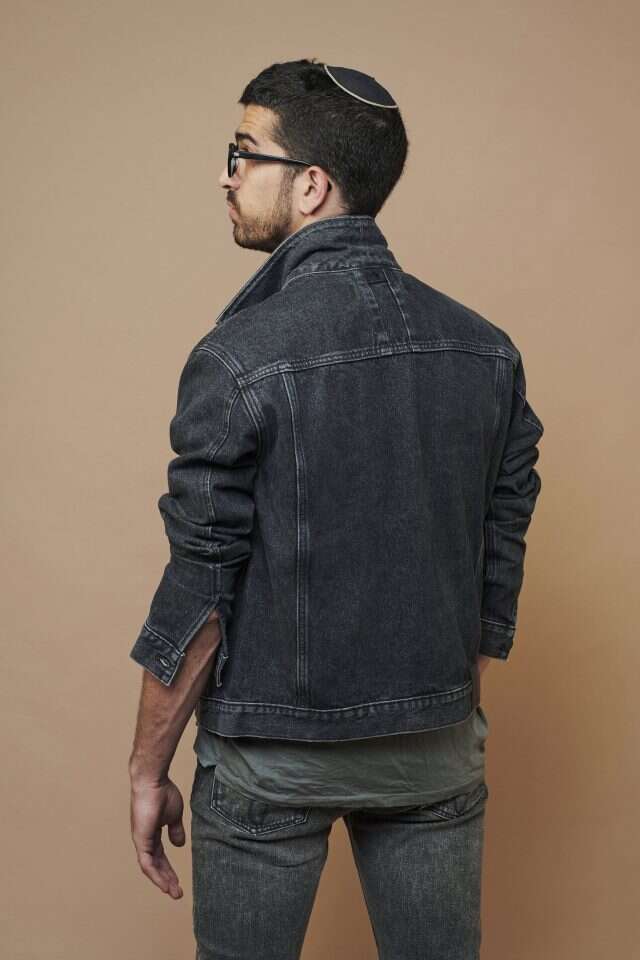 חנן בן ארי. | גלעד בר שלו