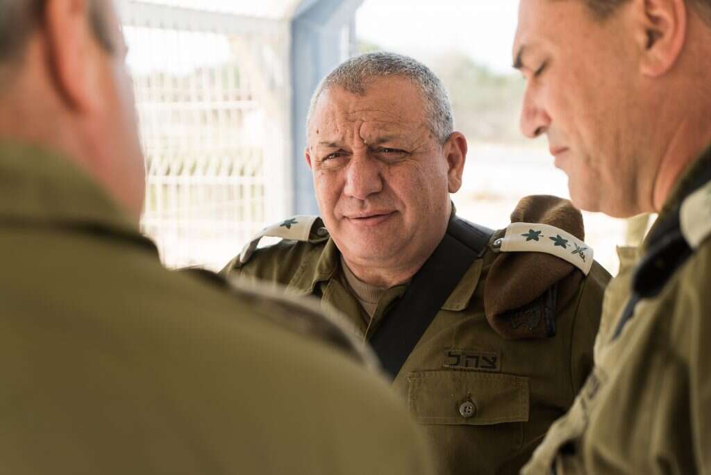 הרמטכ"ל גדי איזנקוט. | דו"צ