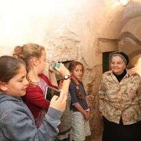 הרבנית מרים לוינגר בבית לאה בחברון, שעבר השבוע לרשות התושבים היהודים בעיר. | מרים צחי