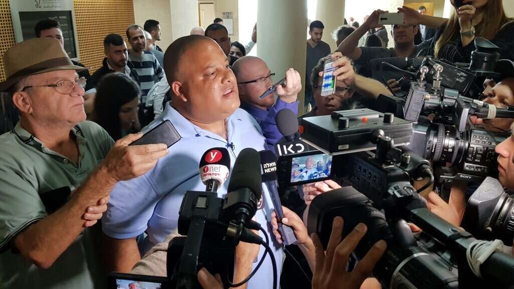 אלון חסן ביציאה מבית המשפט. | דודו גרינשפן