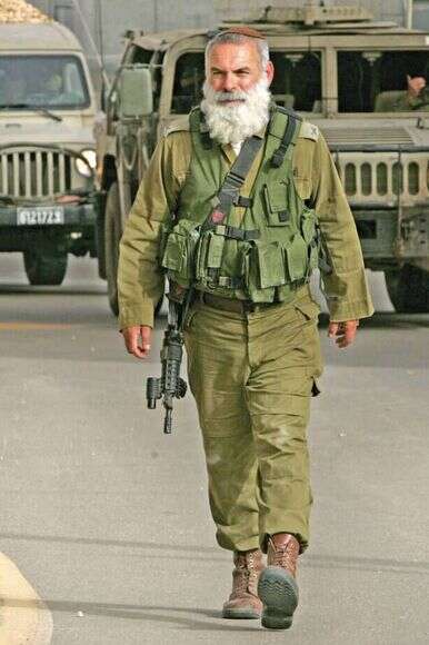 הרב רונצקי. | יהודה לחיאני